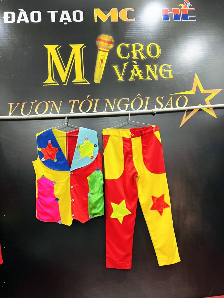 quần áo chú hề