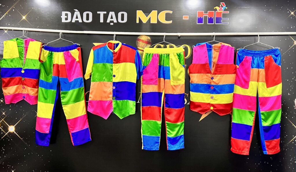 quần áo chú hề