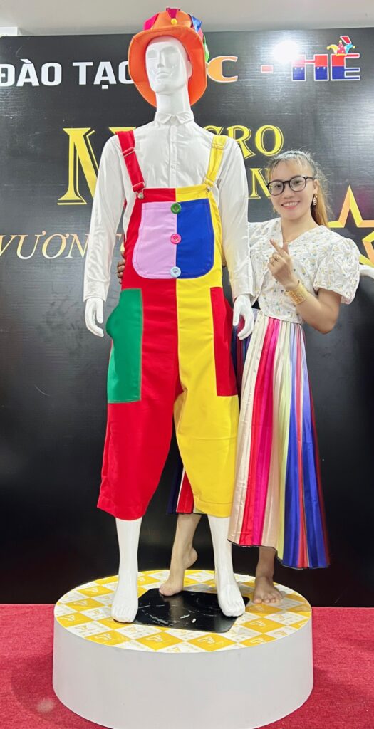 quần áo chú hề