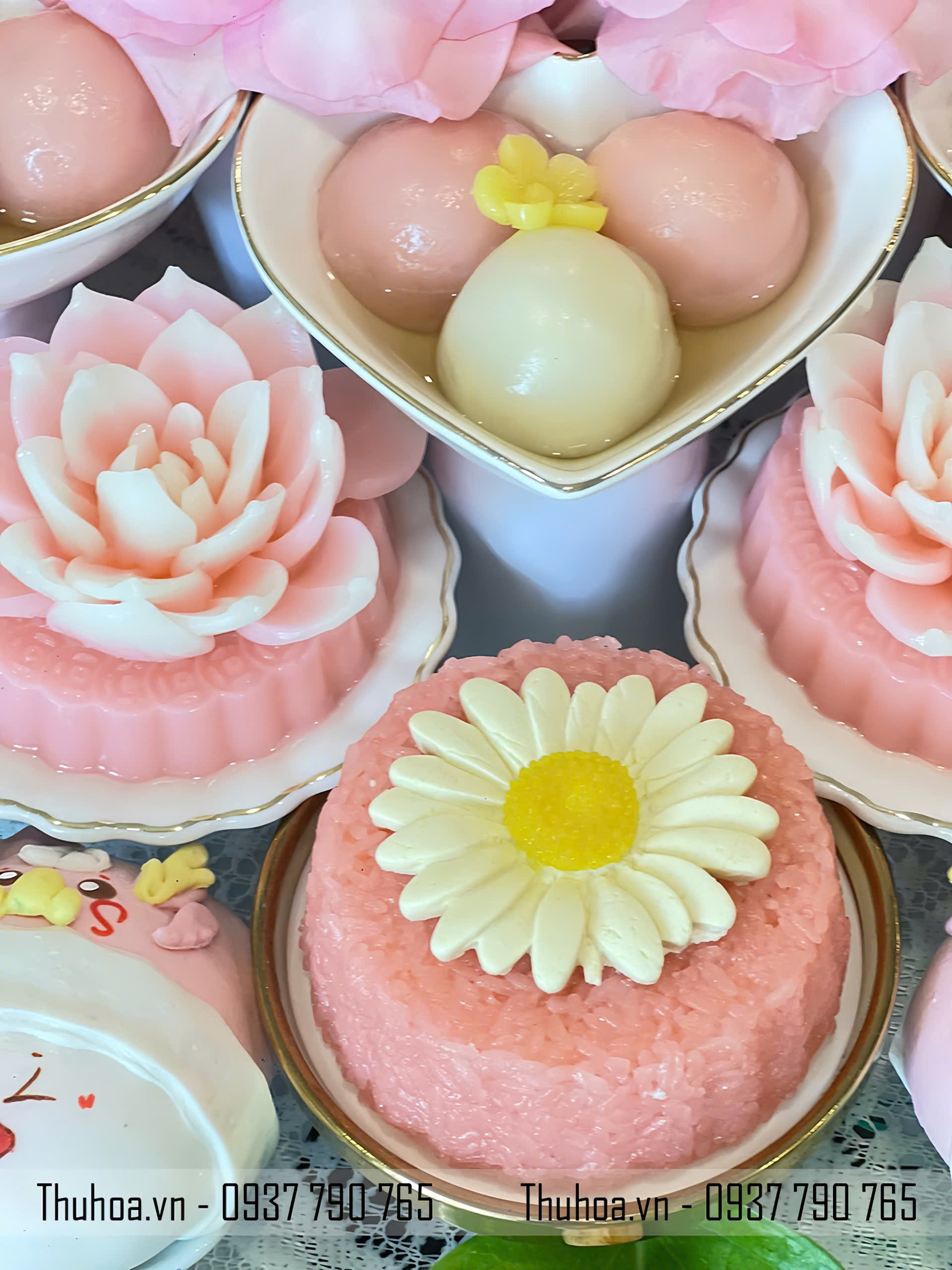 mam cung be gai mau hong (5)