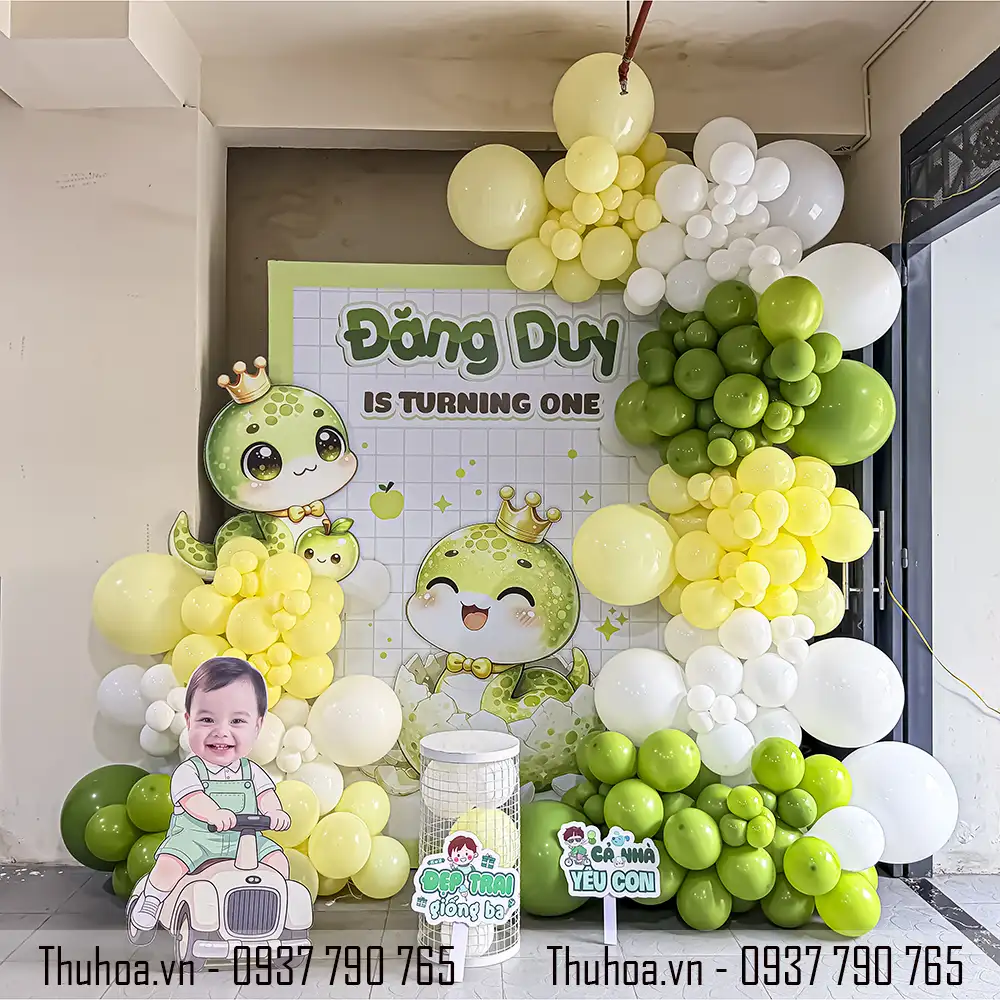 Trang trí backdrop thôi nôi bé theo chủ đề - Dịch Vụ Tổ Chức Sinh Nhật Cho Bé Chuyên Nghiệp – Thuhoa.vn