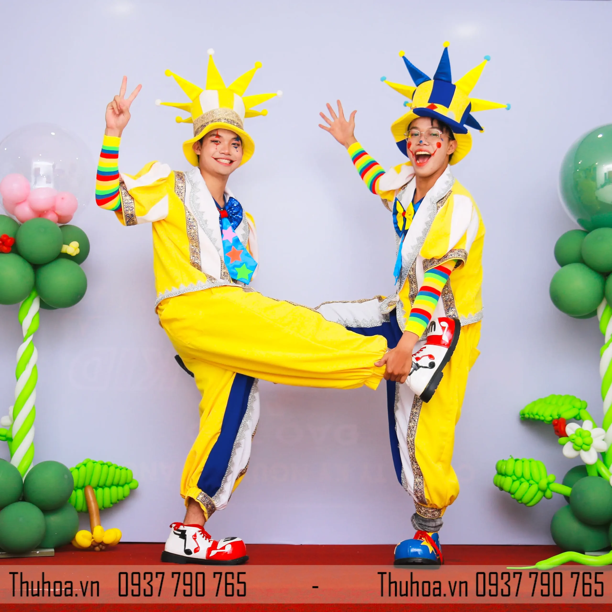 Trang phục vest chú hề vàng, trắng – V17