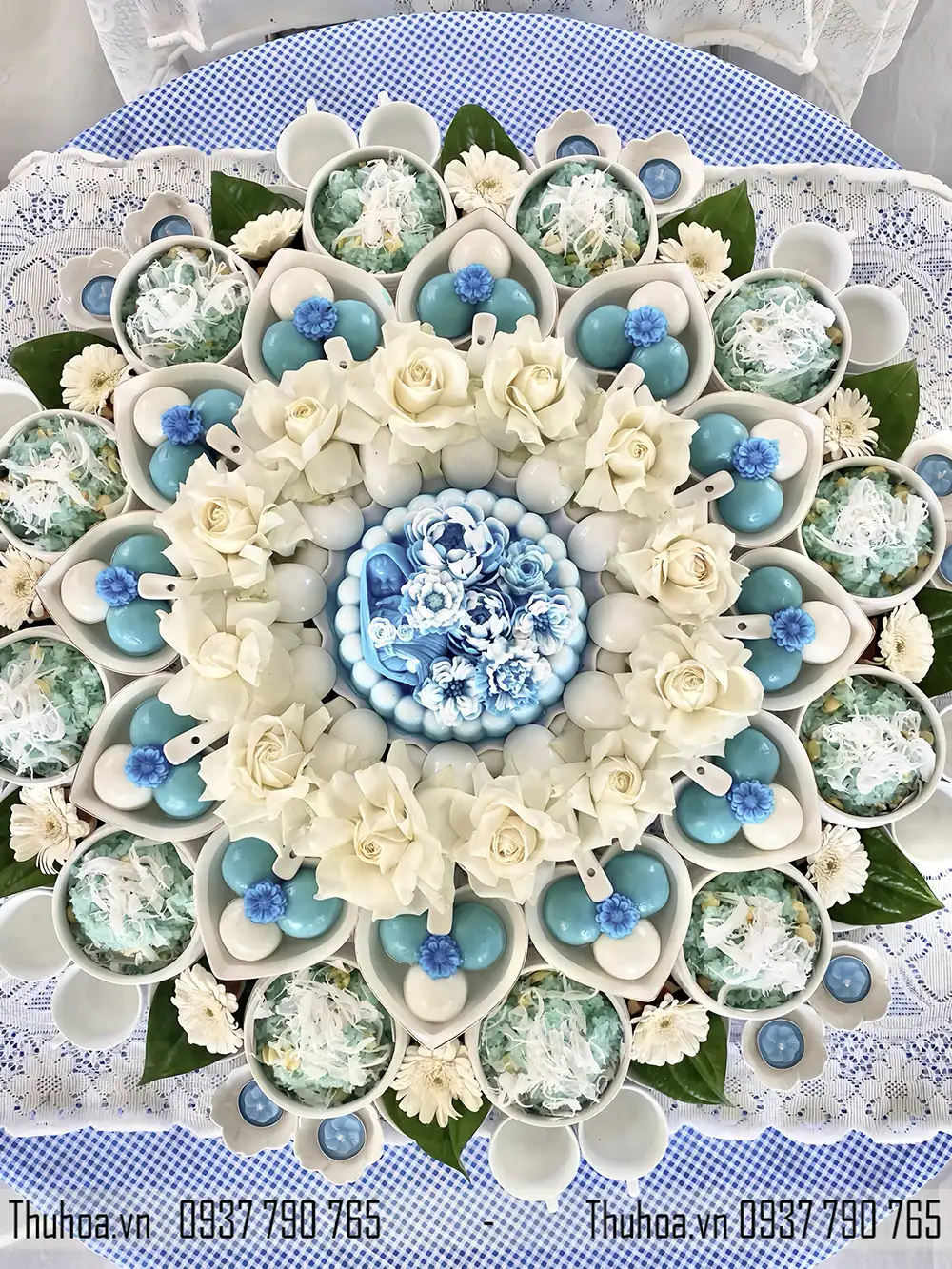 mam cung be gai xanh duong (1)