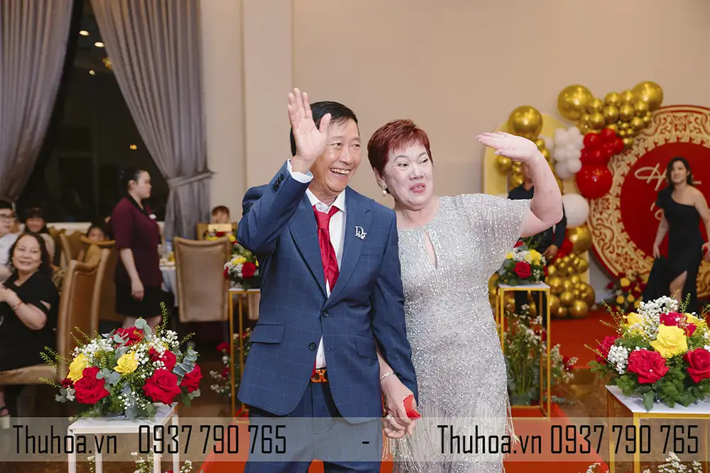 thue mc tiệc mung tho (2)