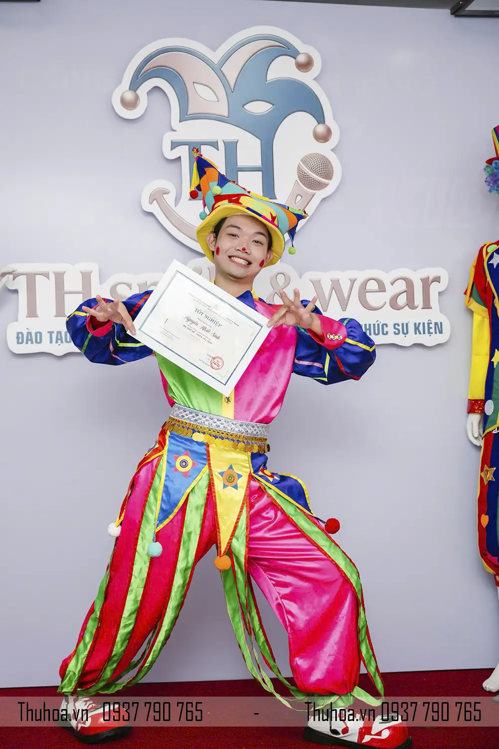 TRANG PHỤC CHÚ HỀ CHUYÊN NGHIỆP (2)