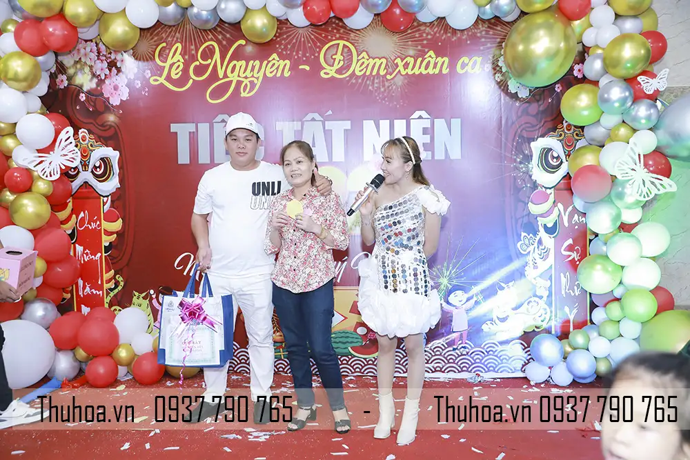 THUÊ CHÚ HỀ CÔ HỀ ĐA NĂNG CHO TIỆC (9)